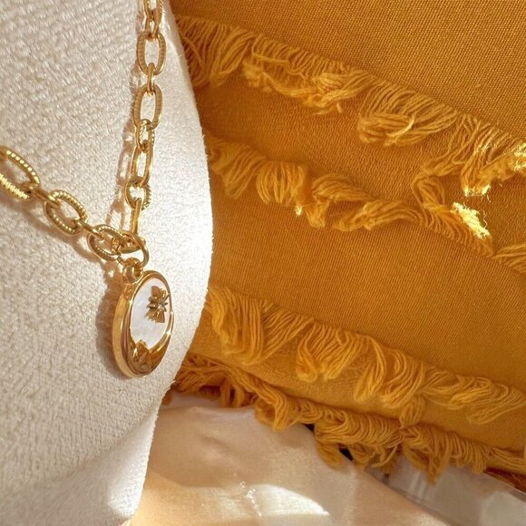 18K Gold Plated crescent Moon Mother Of Pearl Necklace Stainless Steel jewelry - Picture 4 of 12